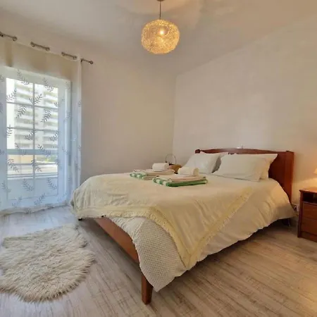 Modern Flat With Sea View And Direct Access * Portimão