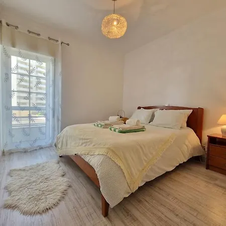 Modern Flat With Sea View And Direct Access * Portimão