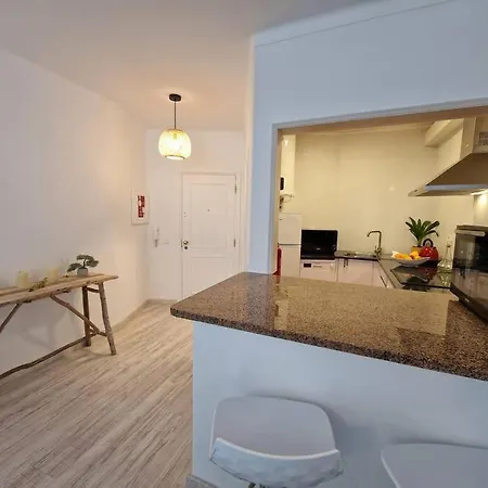 Modern Flat With Sea View And Direct Access Portimão