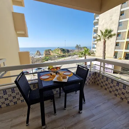 Modern Flat With Sea View And Direct Access * Portimão