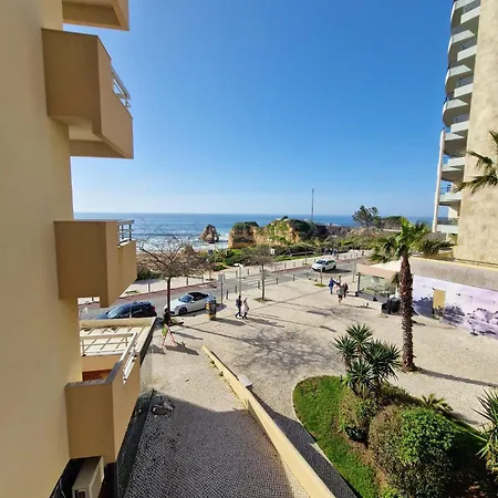Modern Flat With Sea View And Direct Access * Portimão