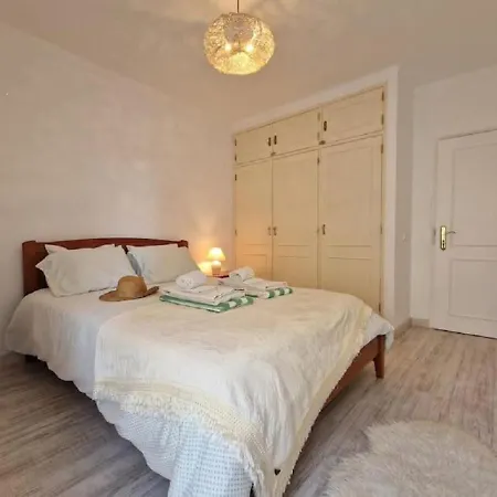 Modern Flat With Sea View And Direct Access アパート ポルティマン